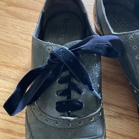 Gray lace-up women’s brogue shoes - Picture 2 of 4